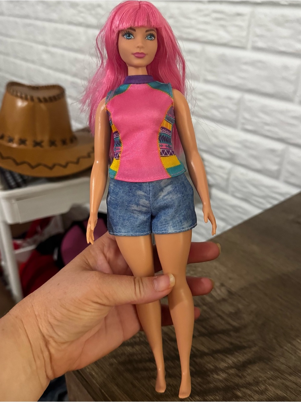 Barbie It Takes Two Daisy Camping Doll Toy Pink Hair Curvy 2015 Includes Outfit